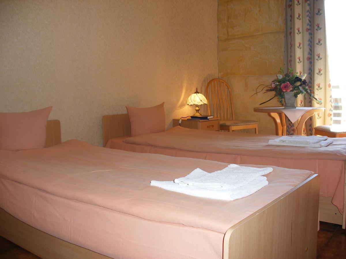 Tvirtove Prie Didziulio Hotel Dedeliskes ภายนอก รูปภาพ